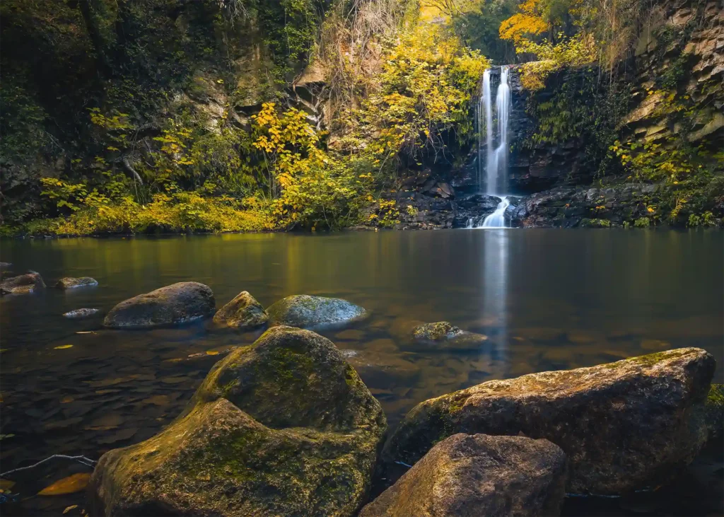 Cascate di Cerveteri, primo piano delle cascate, in concomitanza con via degli inferi